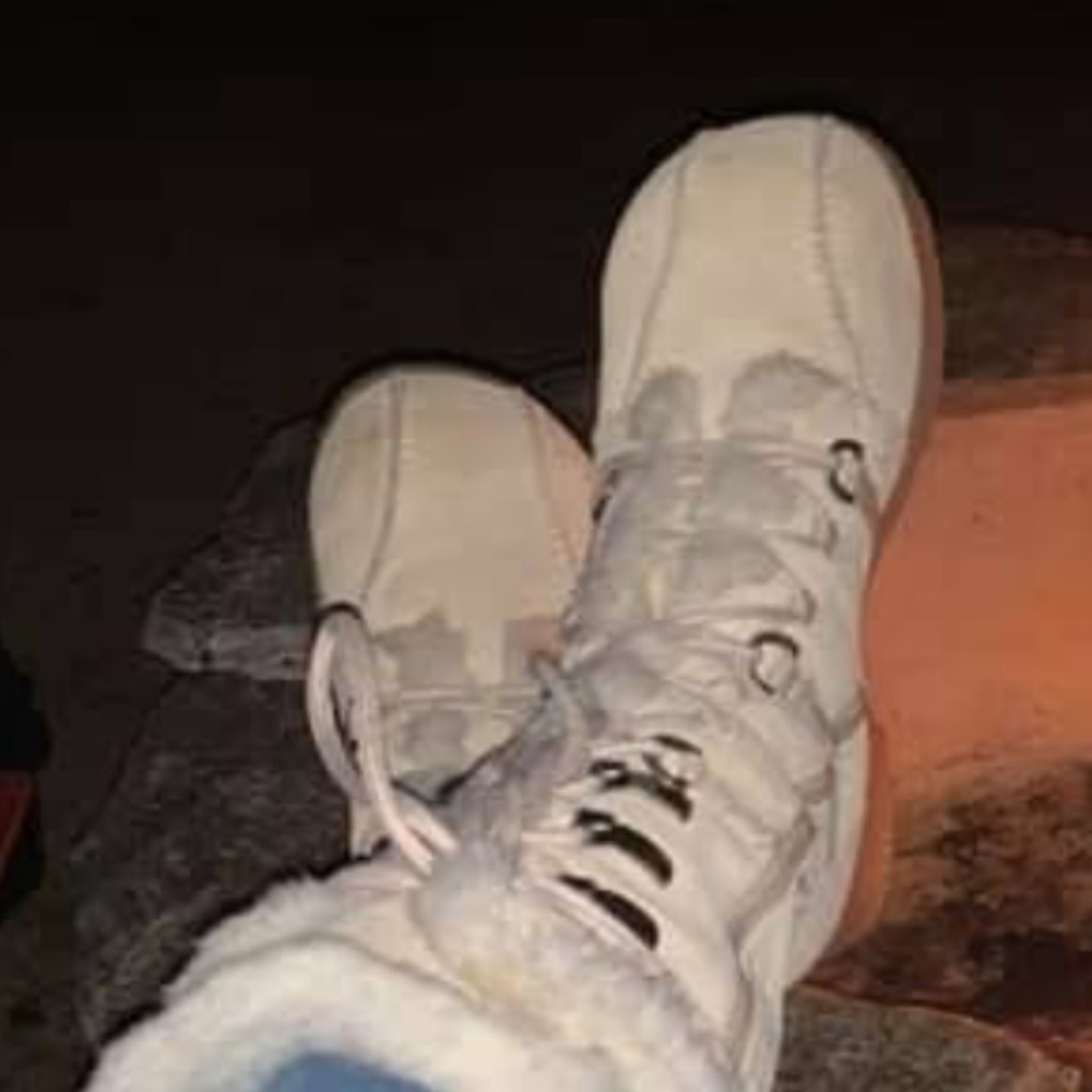 ISO-Women's White Lace Up Boots